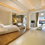 מלון Saint John & 5*
